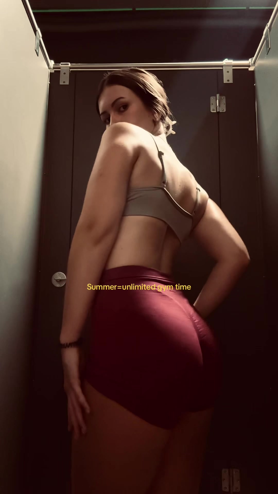 @😼