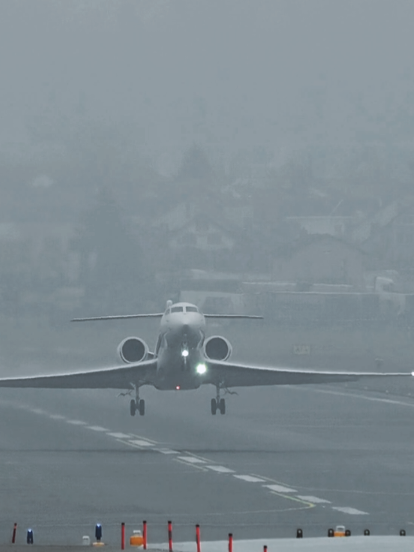 @RWY28