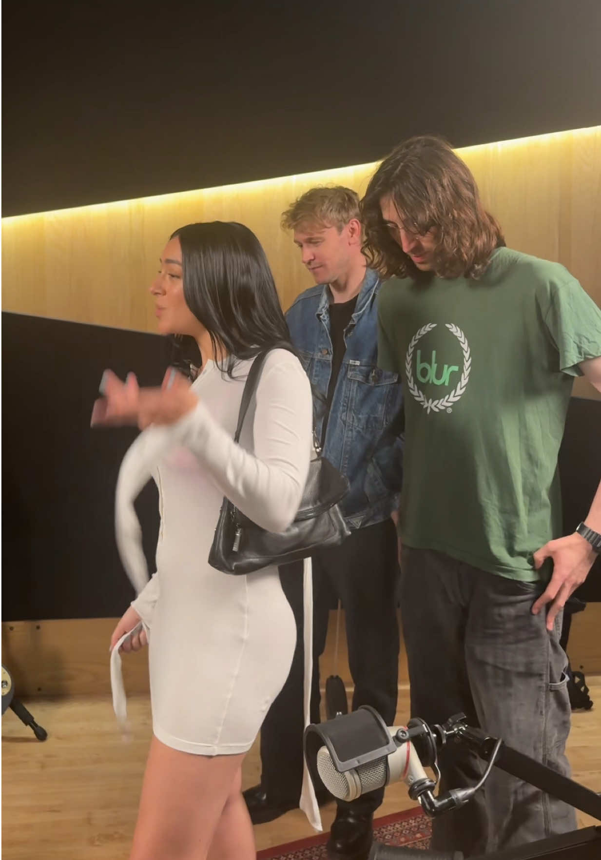 @Charli XCX