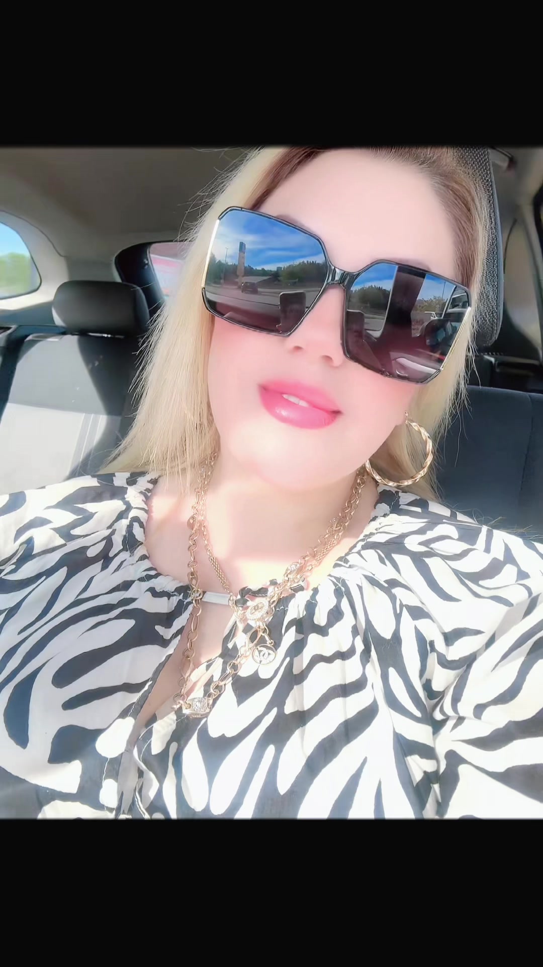 @AyeshaAkbar🩷