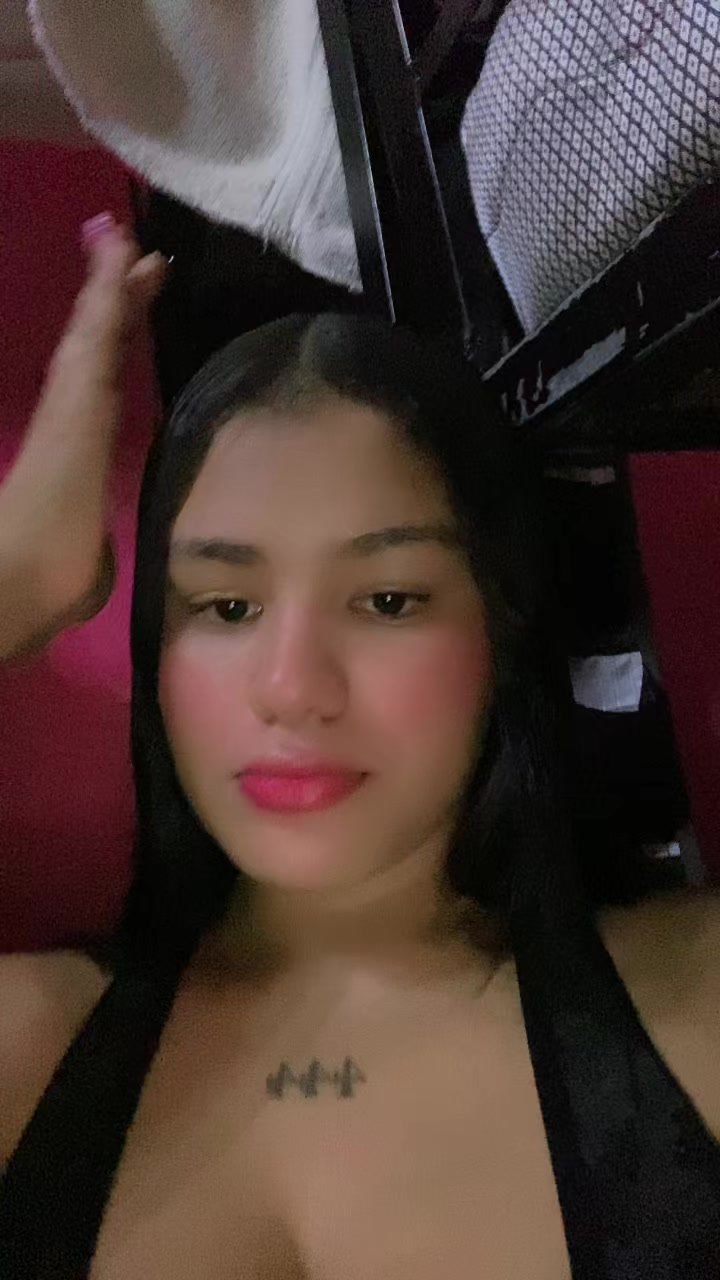 @Chinita 🧁🤍.