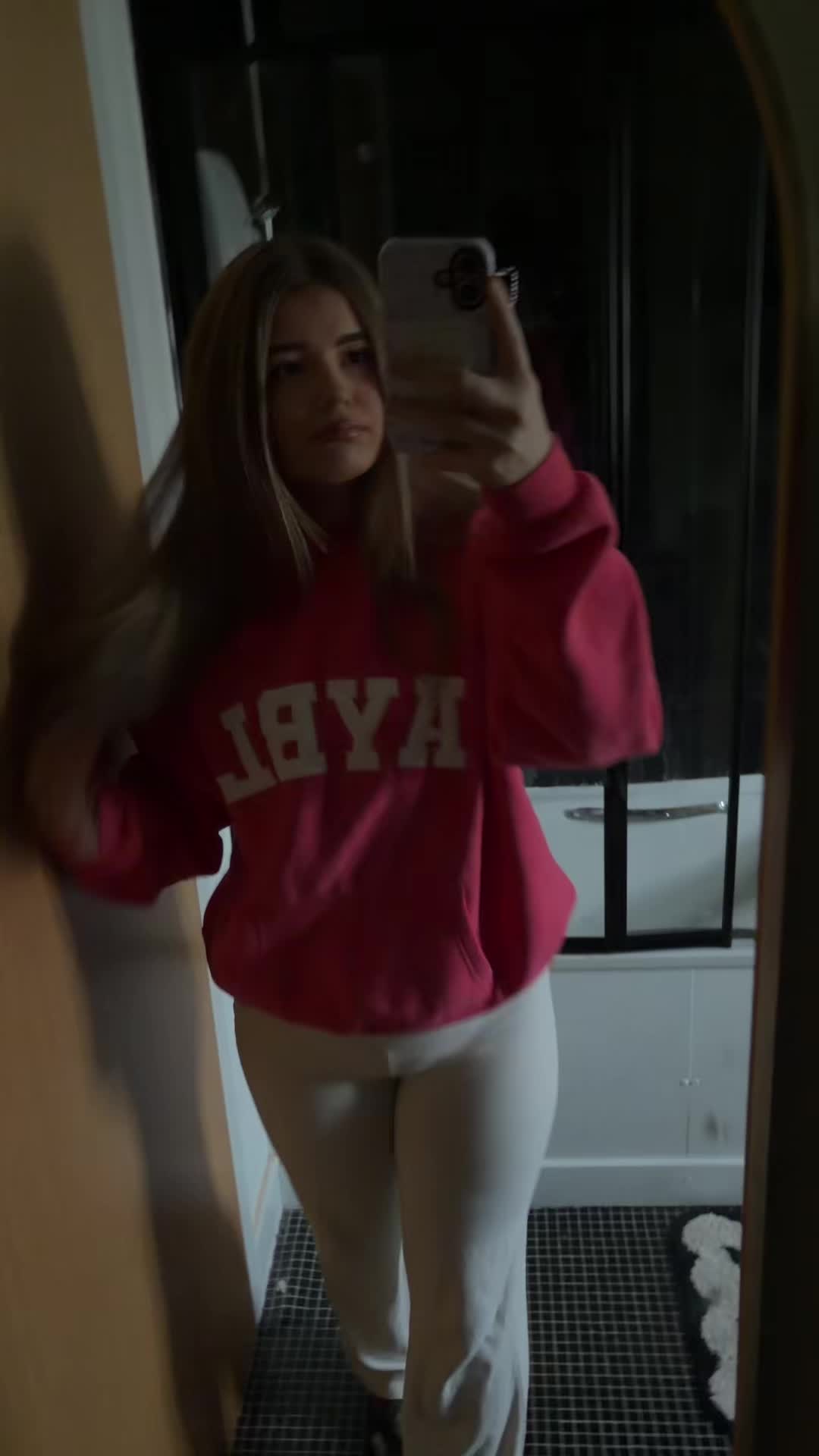 @ʝαเɱεℓεε ☁️
