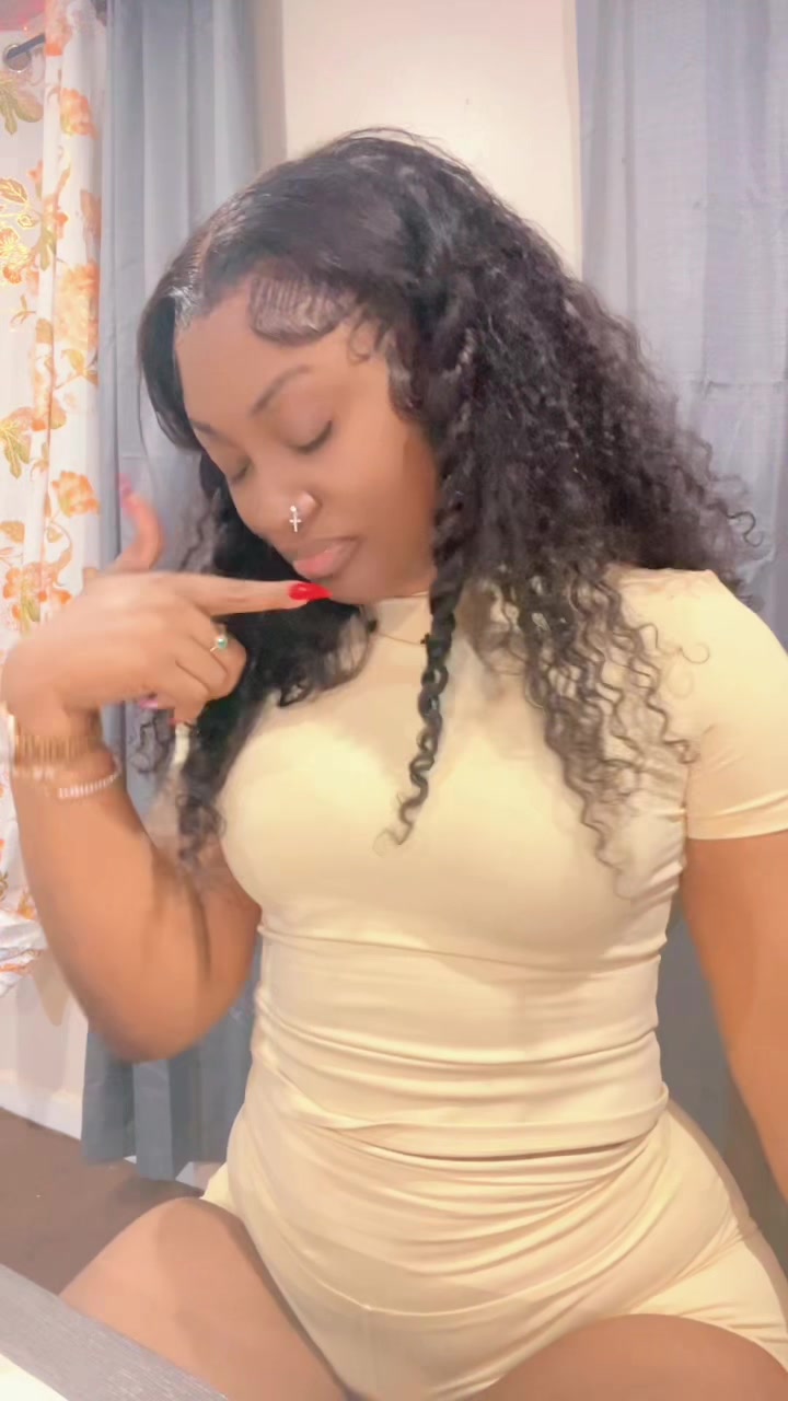 @Dee don 💙👅
