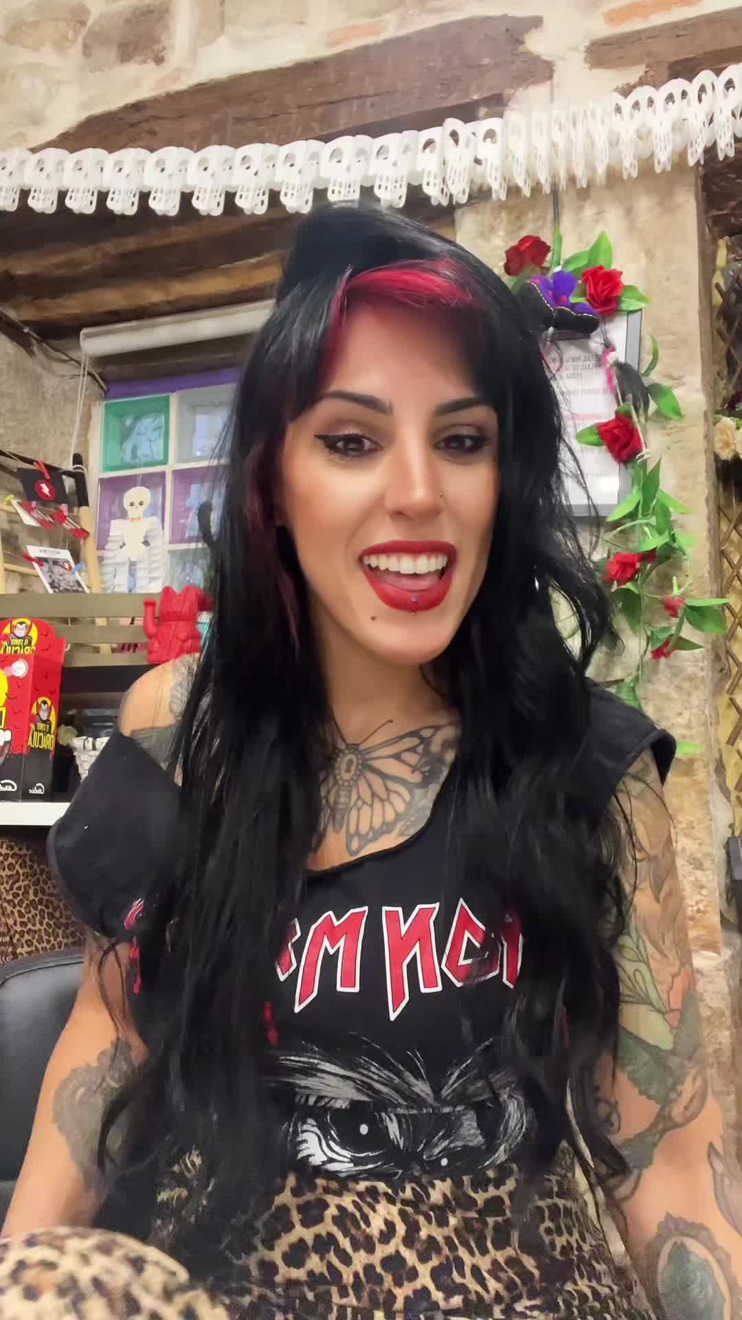 @Artistinta