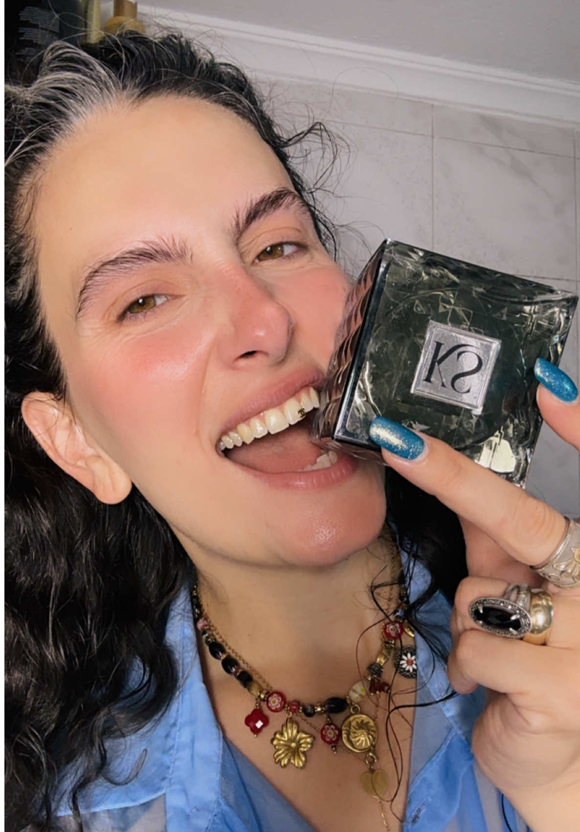 @apol_leon