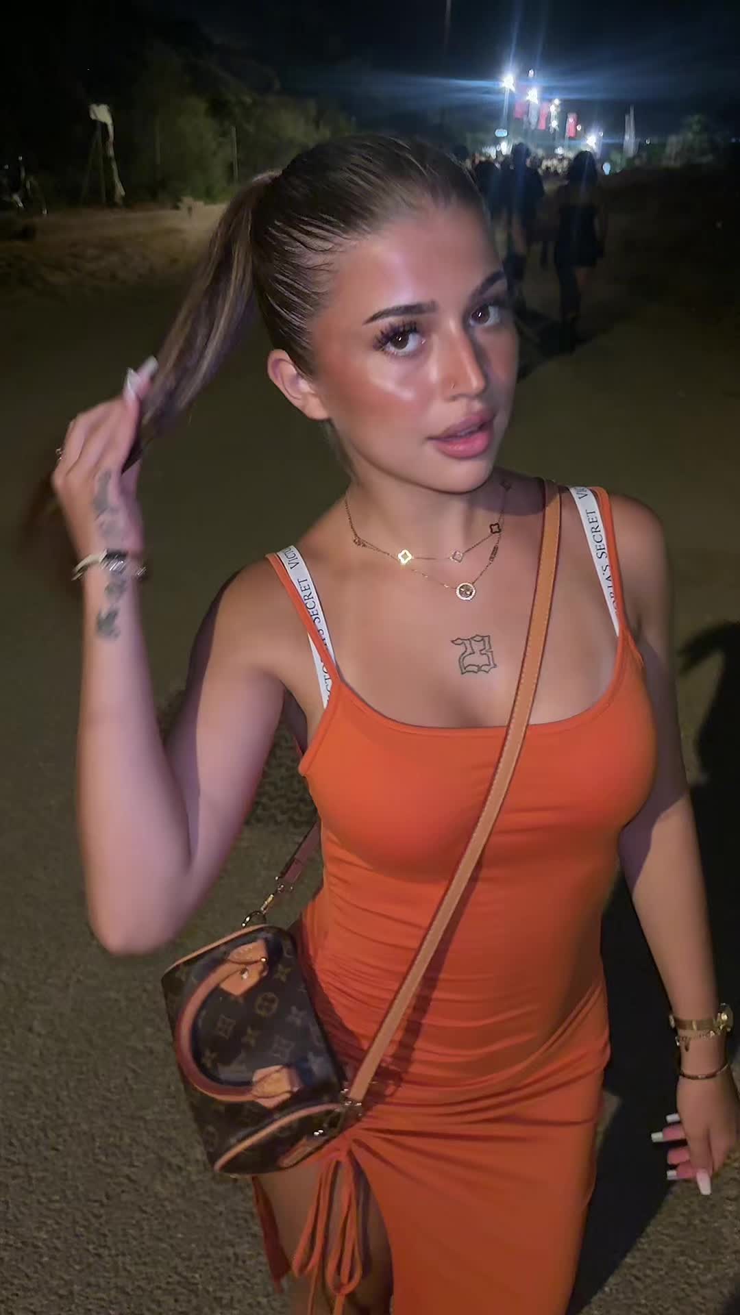 @LUVLAURI 🦋