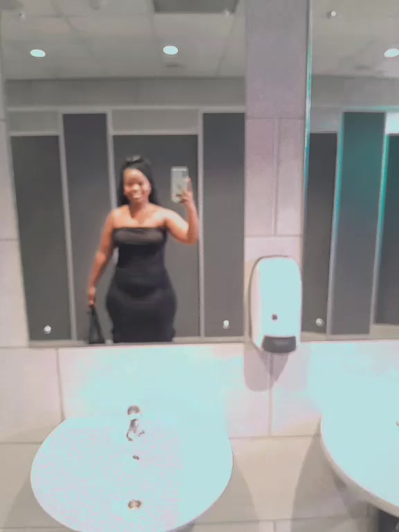 @Sqalesihle