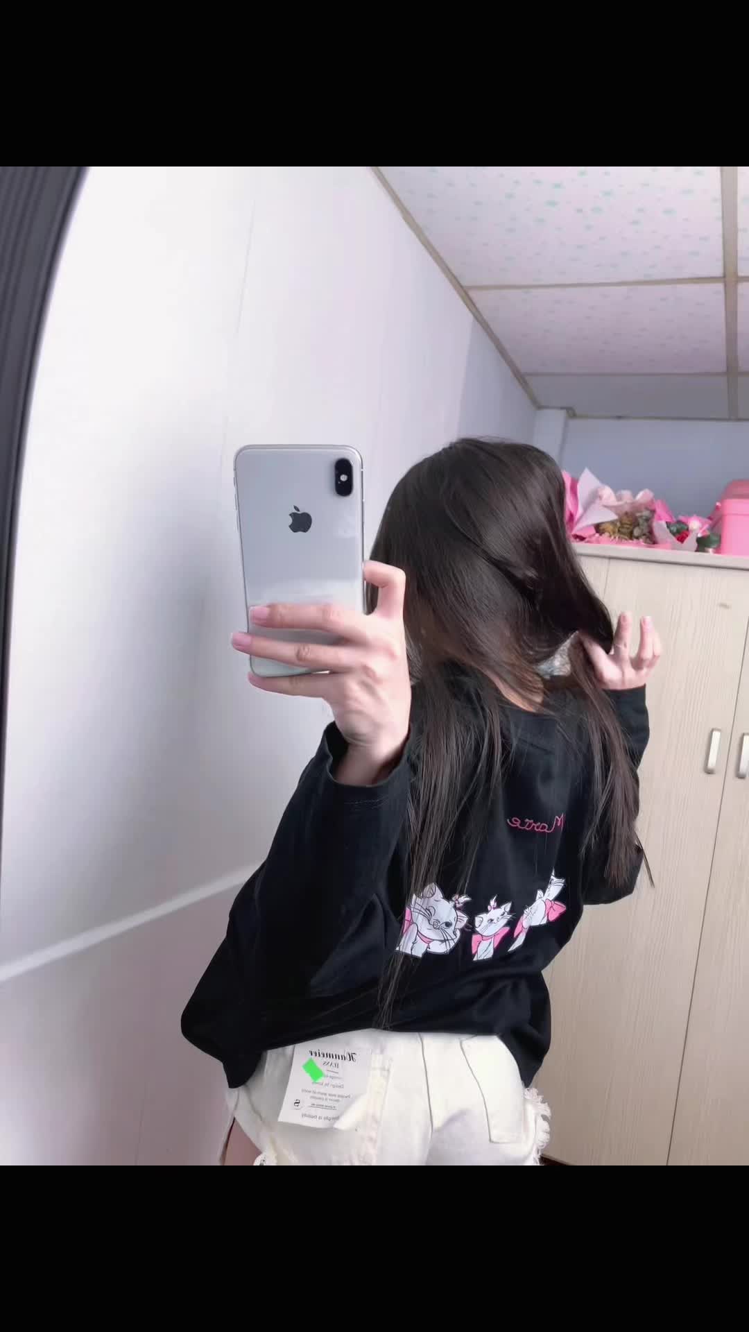 @Ê Mặc Gì ?