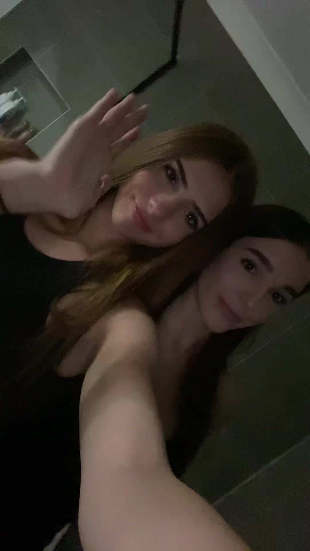 @Ella