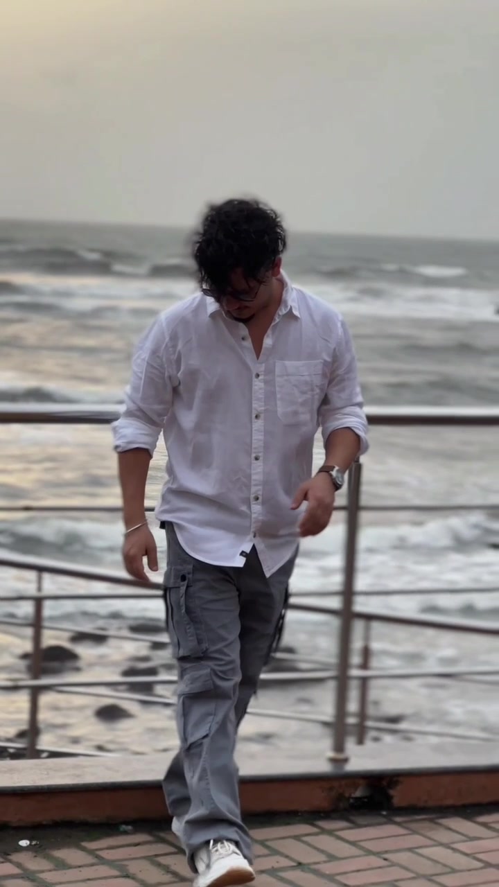 @𝐑c🕊️_