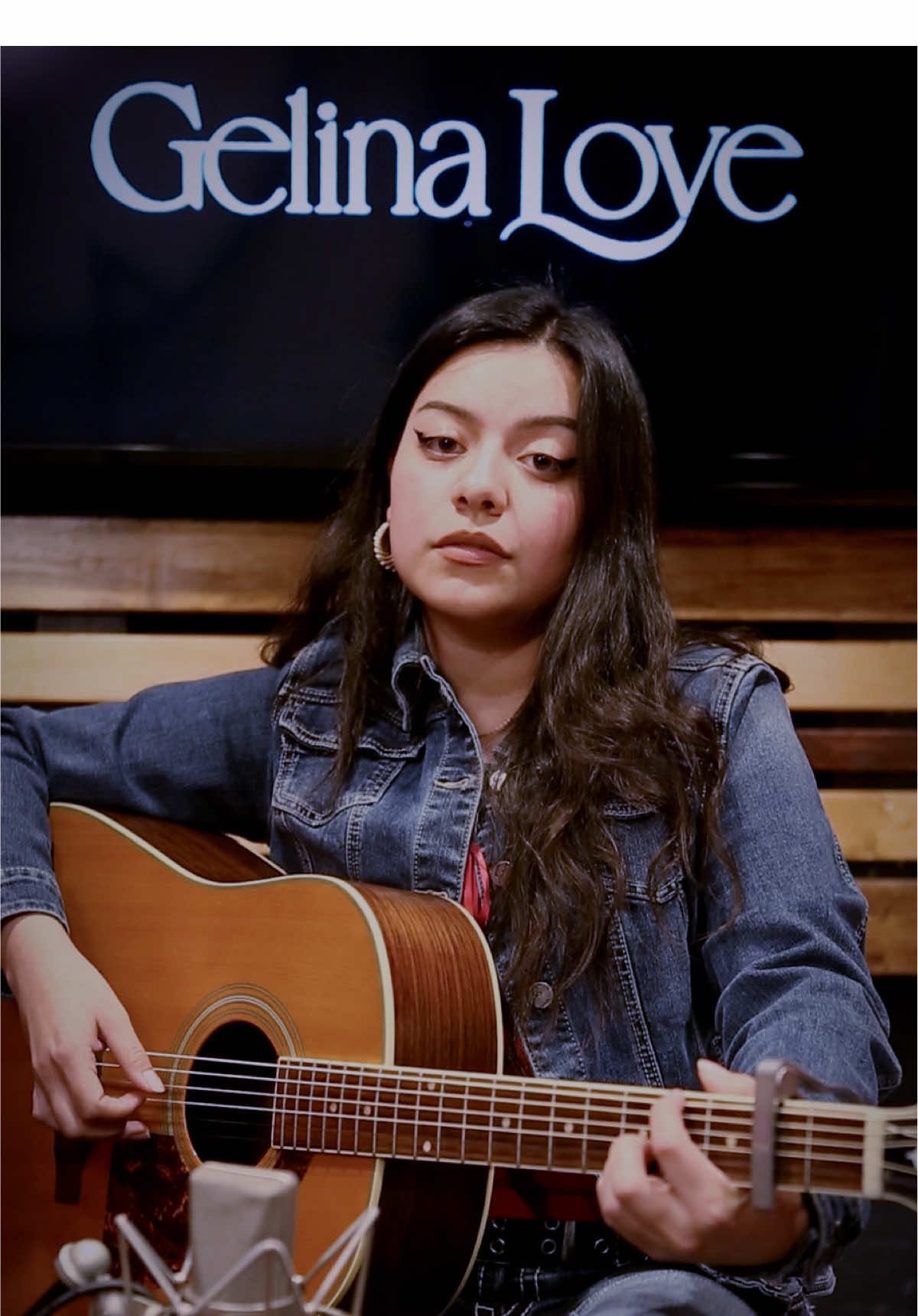 @Gelina | Singer-Songwriter