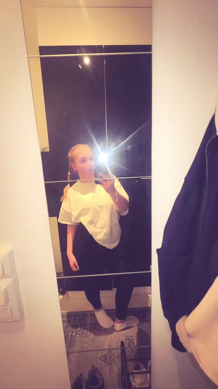 @😜😍🥵🥰🥂