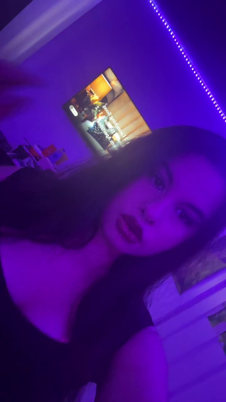 @UrFav_BrunetteLesbian♡