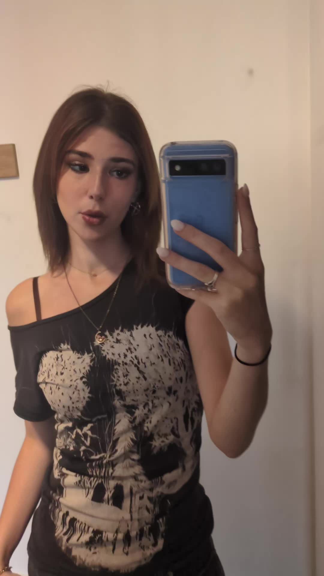 @livelaughlana