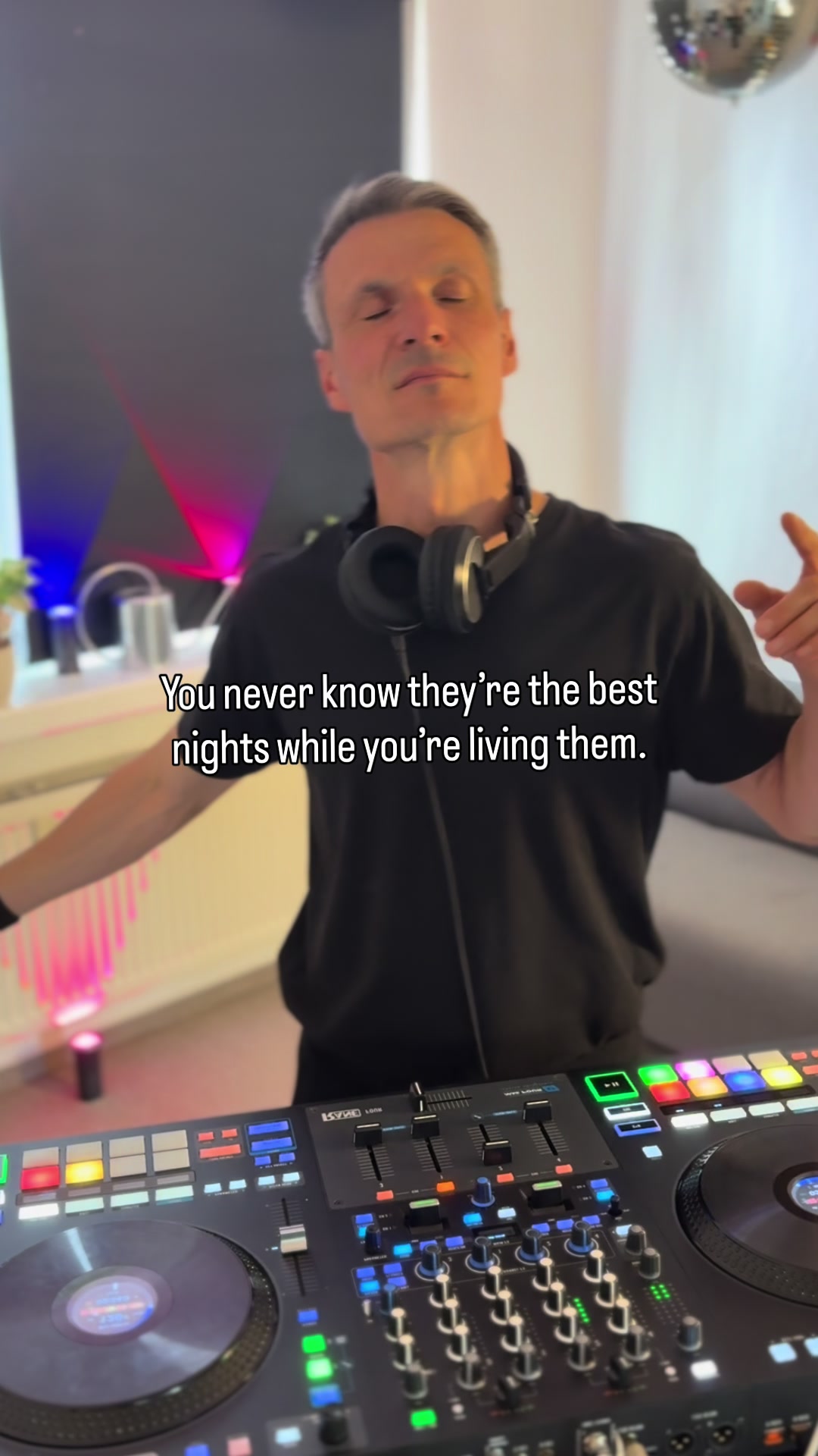 @DJ_AVELØ