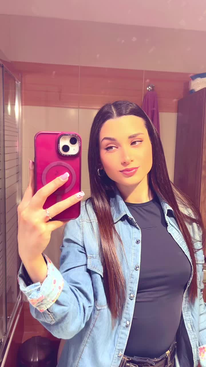 @👸