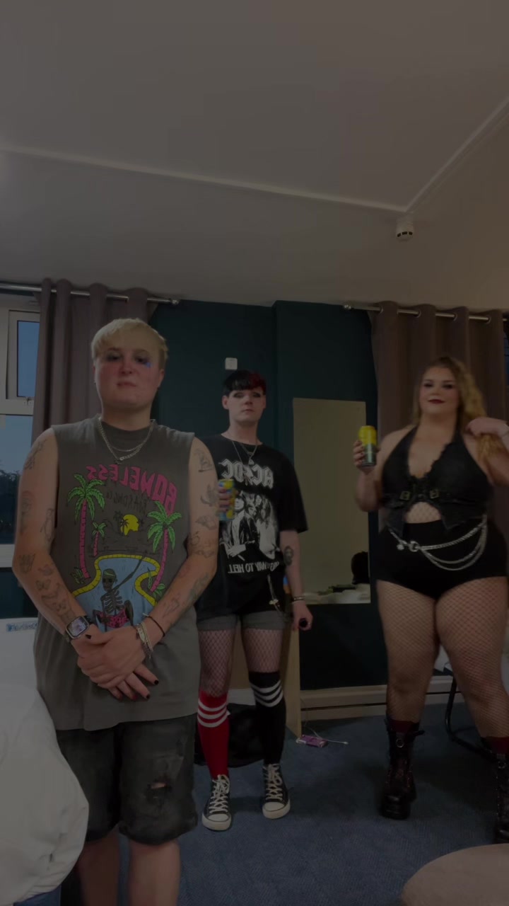 @Staci🦖🏳️🌈