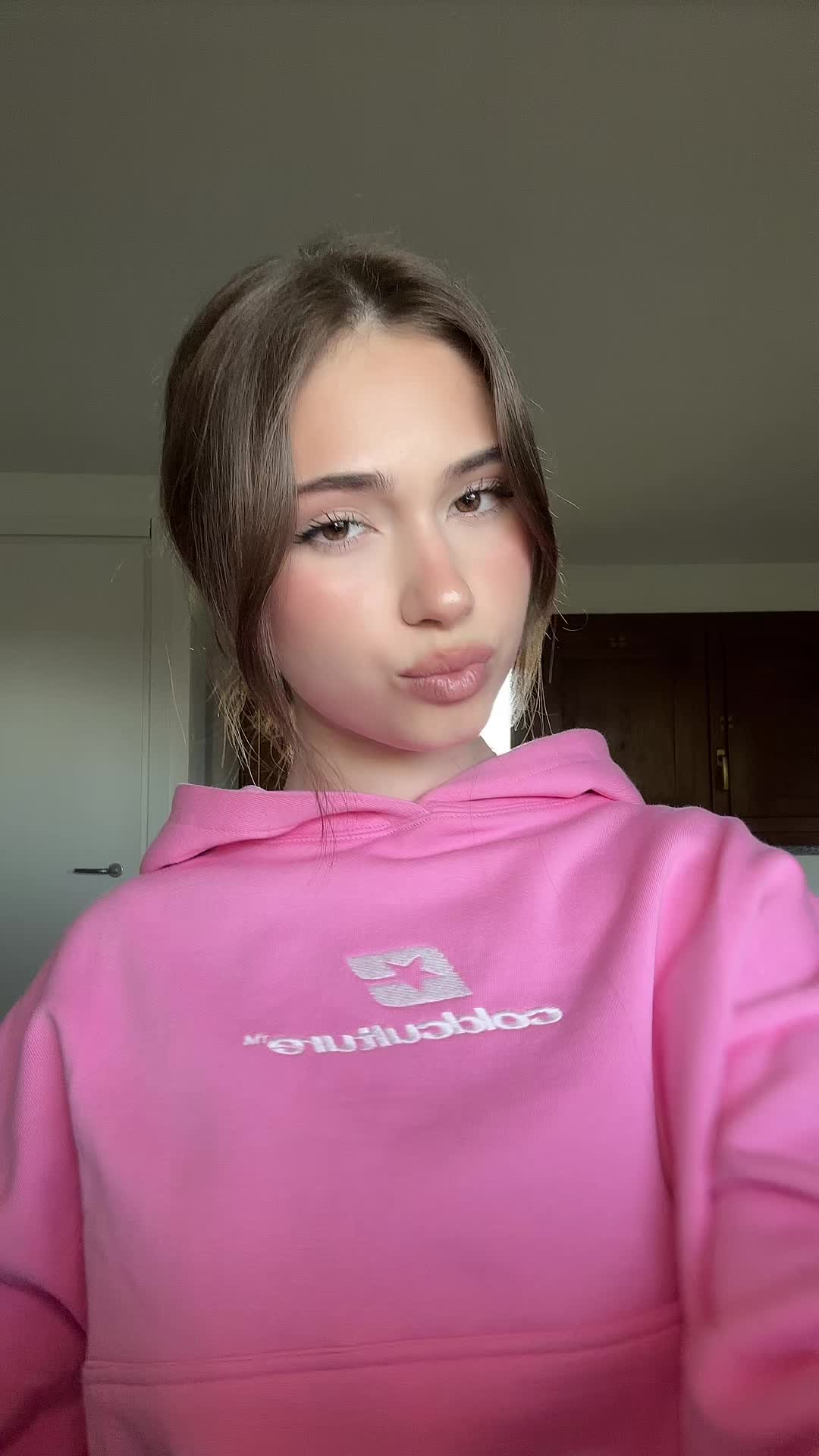 @𝐄𝐋𝐈𝐒𝐀