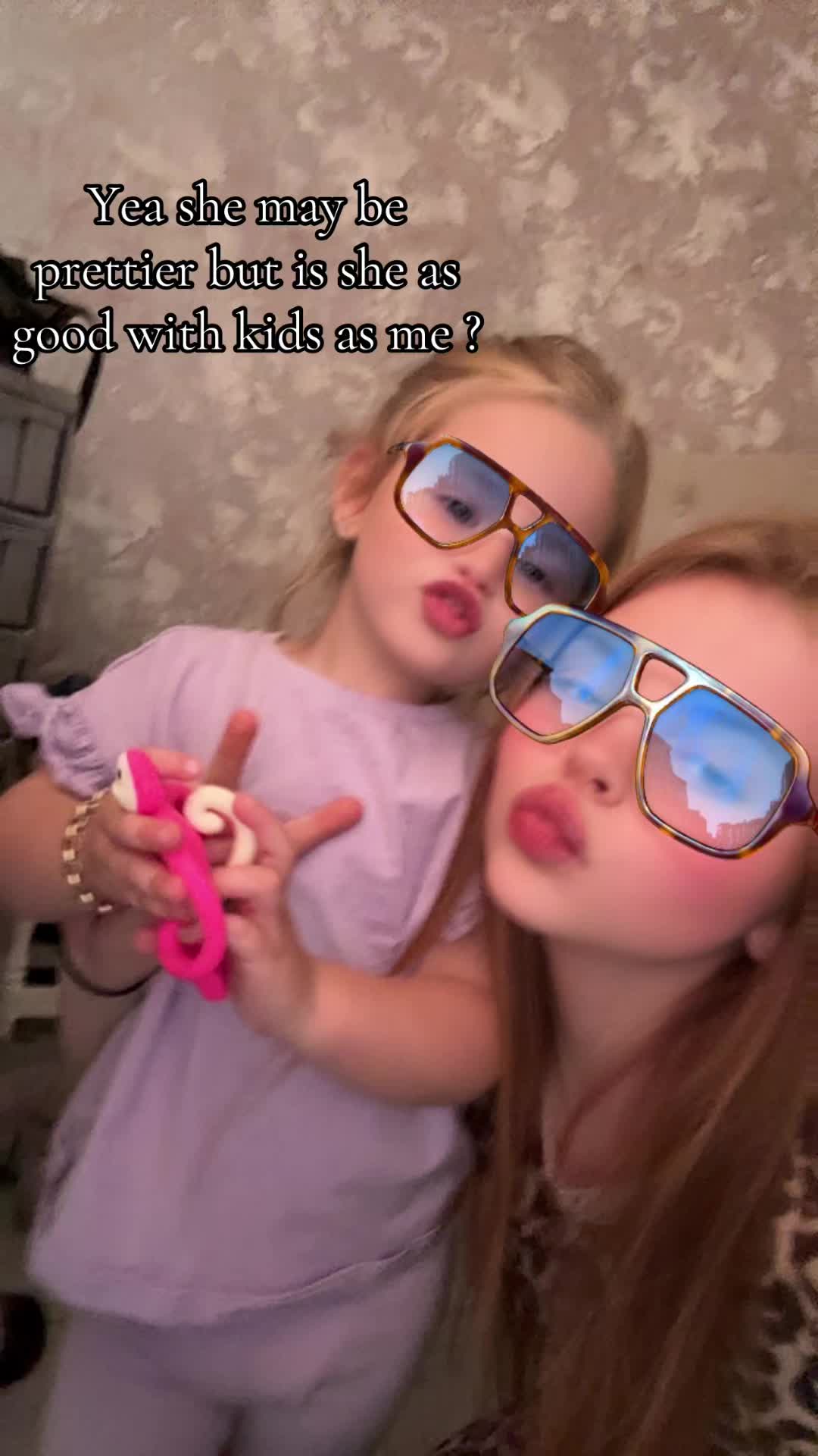 @holliedavies13