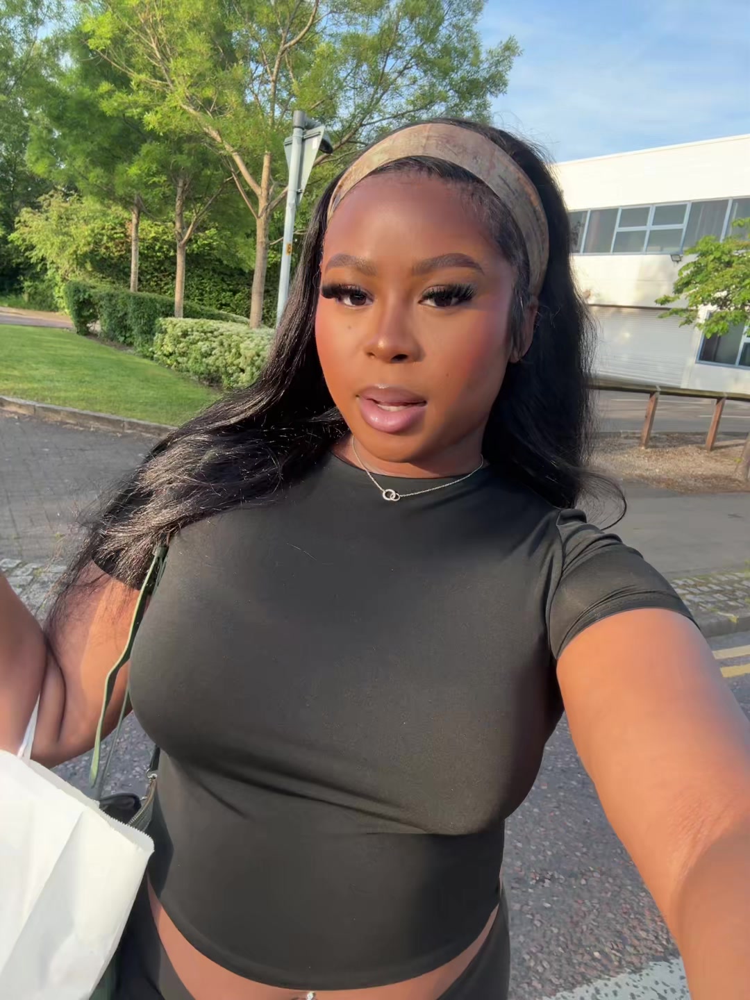 @𝐋𝐄𝐘𝐘🎀