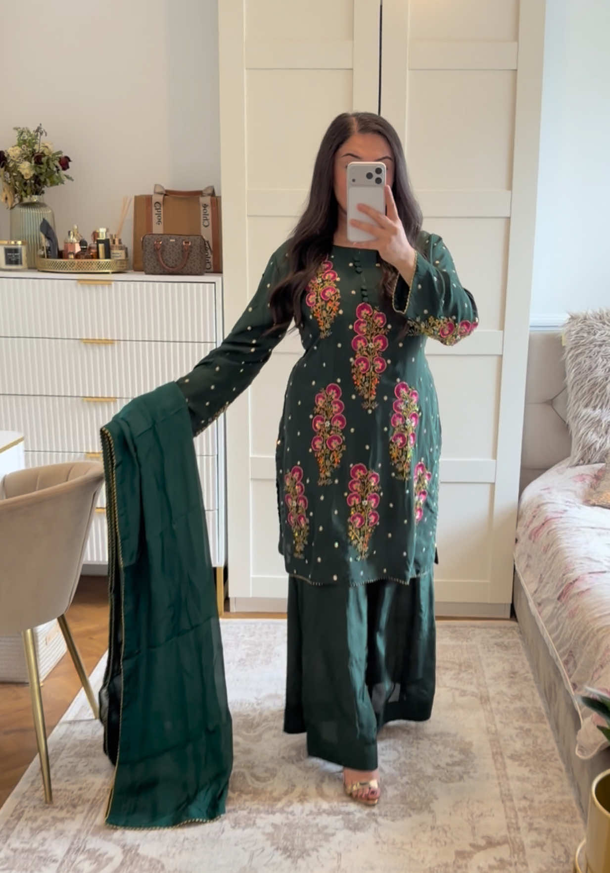 @Aina__couture