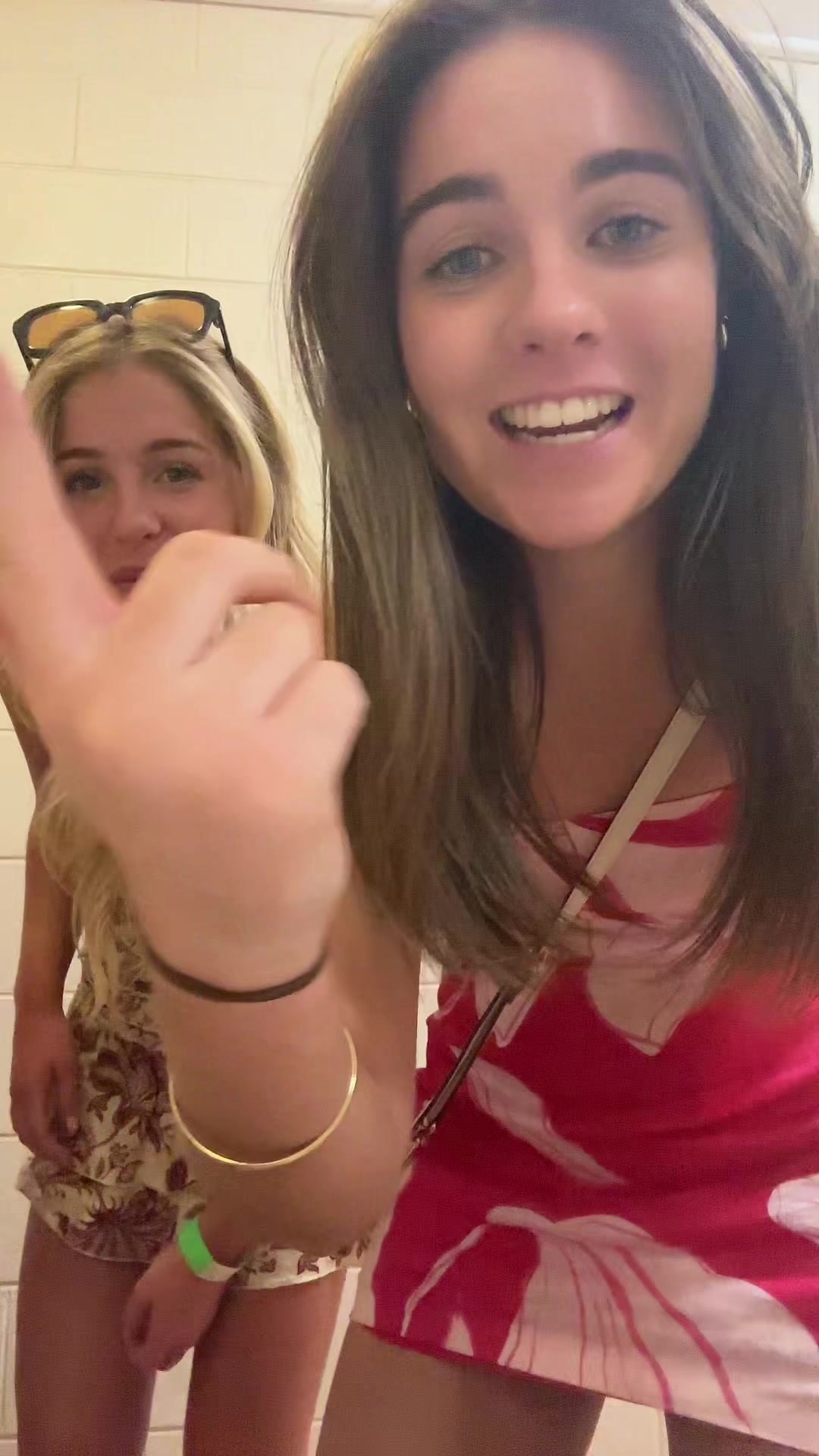 @Lara