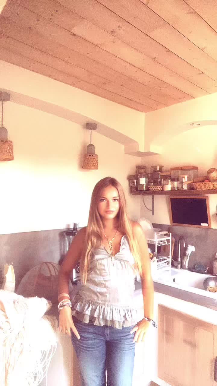 @✧・゚: ✧ 𝓑𝓵𝓸𝓷𝓭𝓲𝓮 ✧:・゚