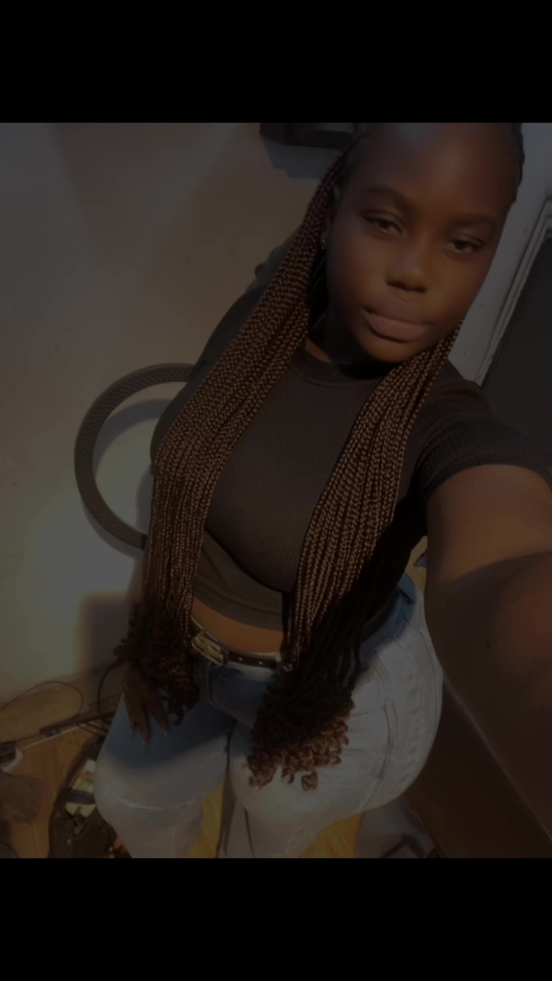@APOUTSHOU🤍