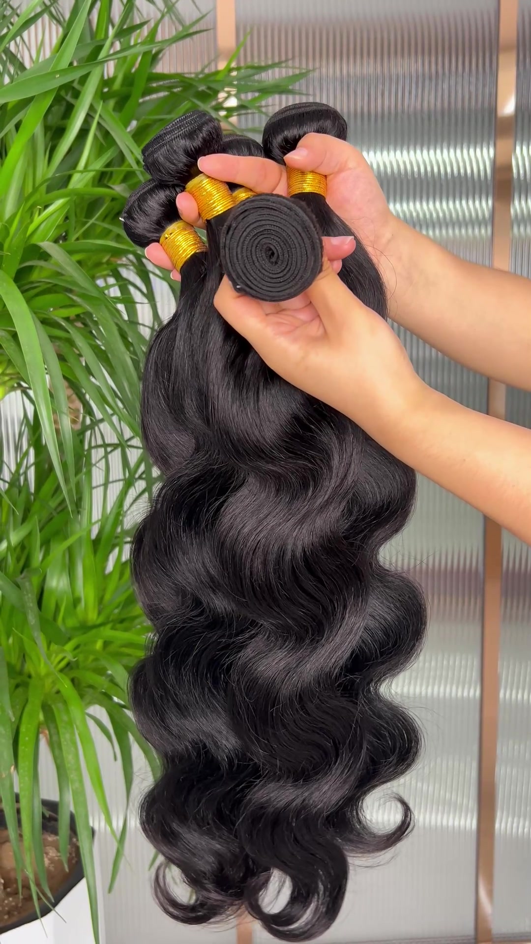 @uwigs hair