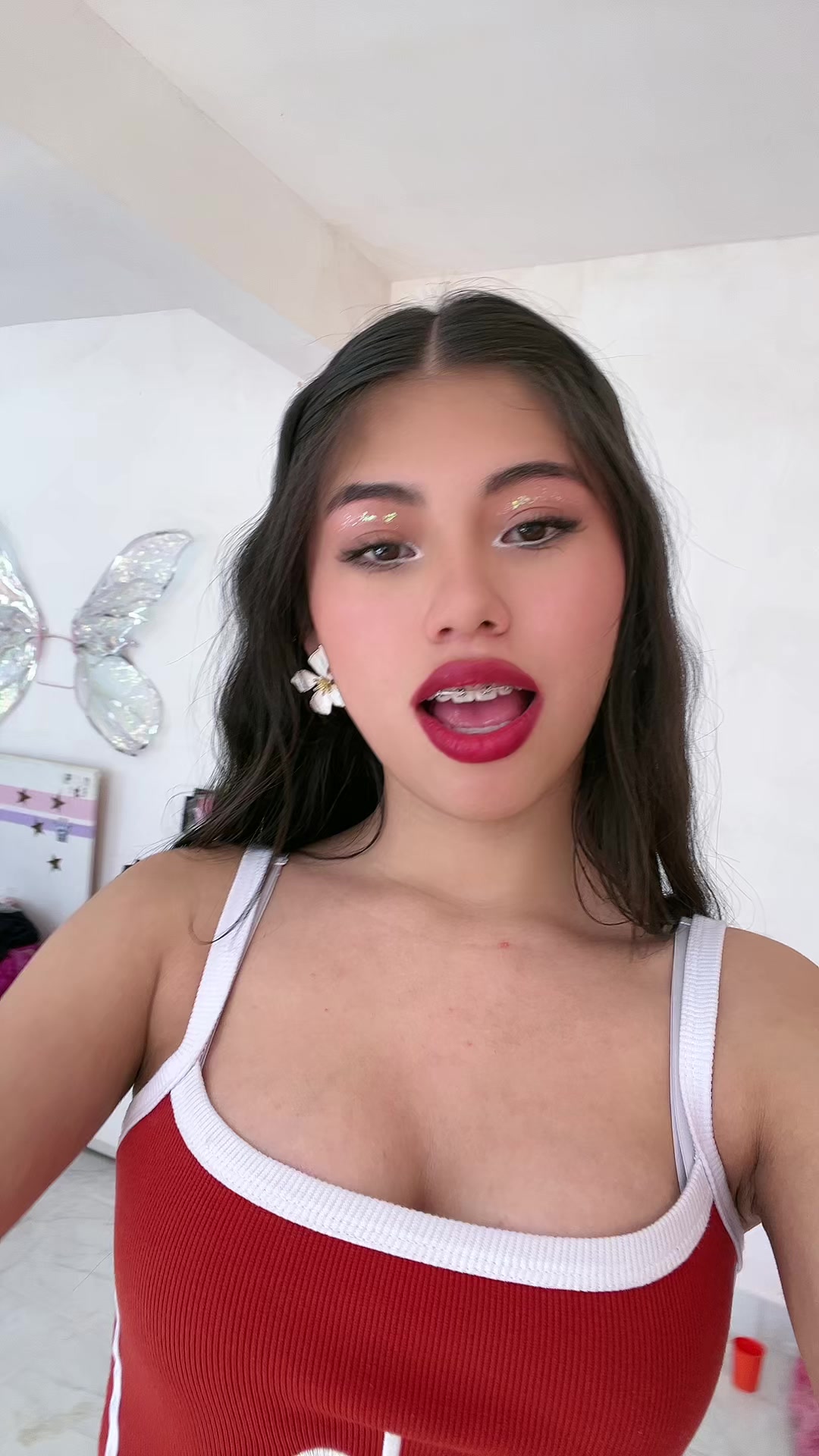 @nickiwis_