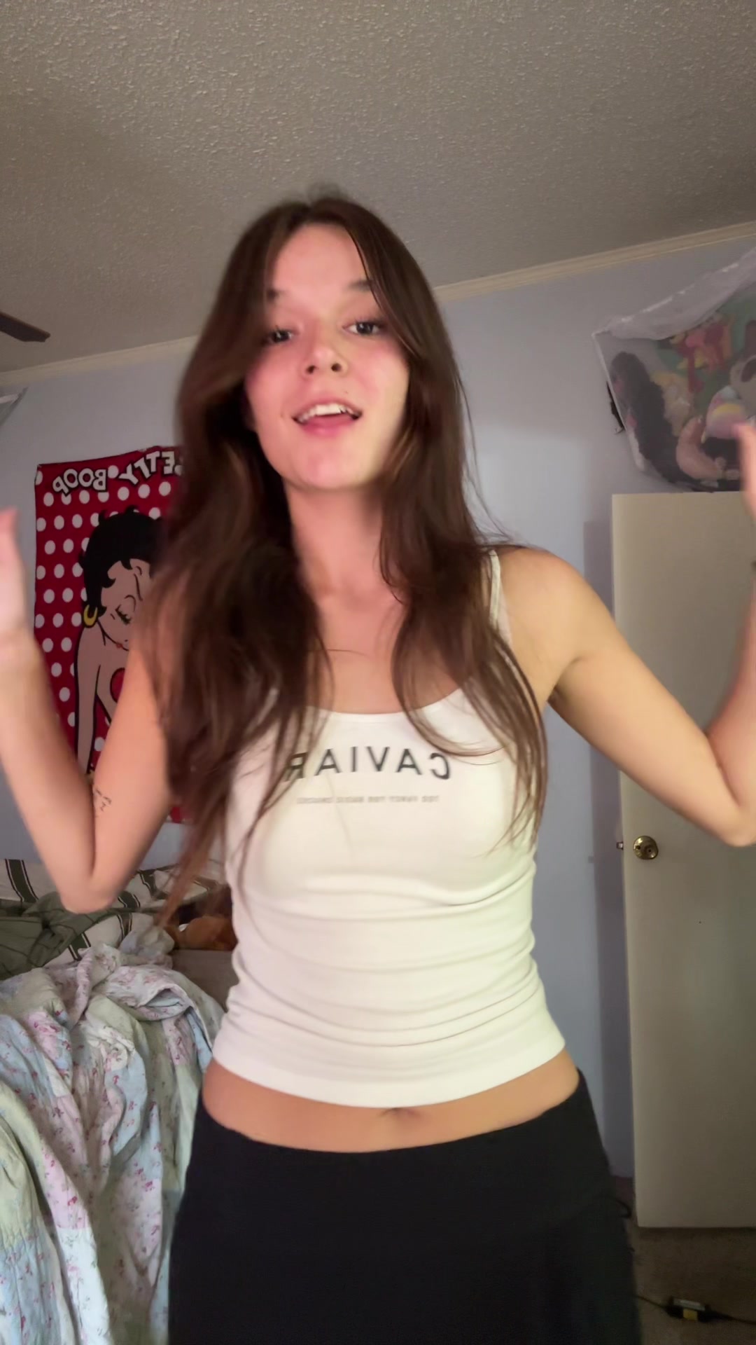 @aliviathompson