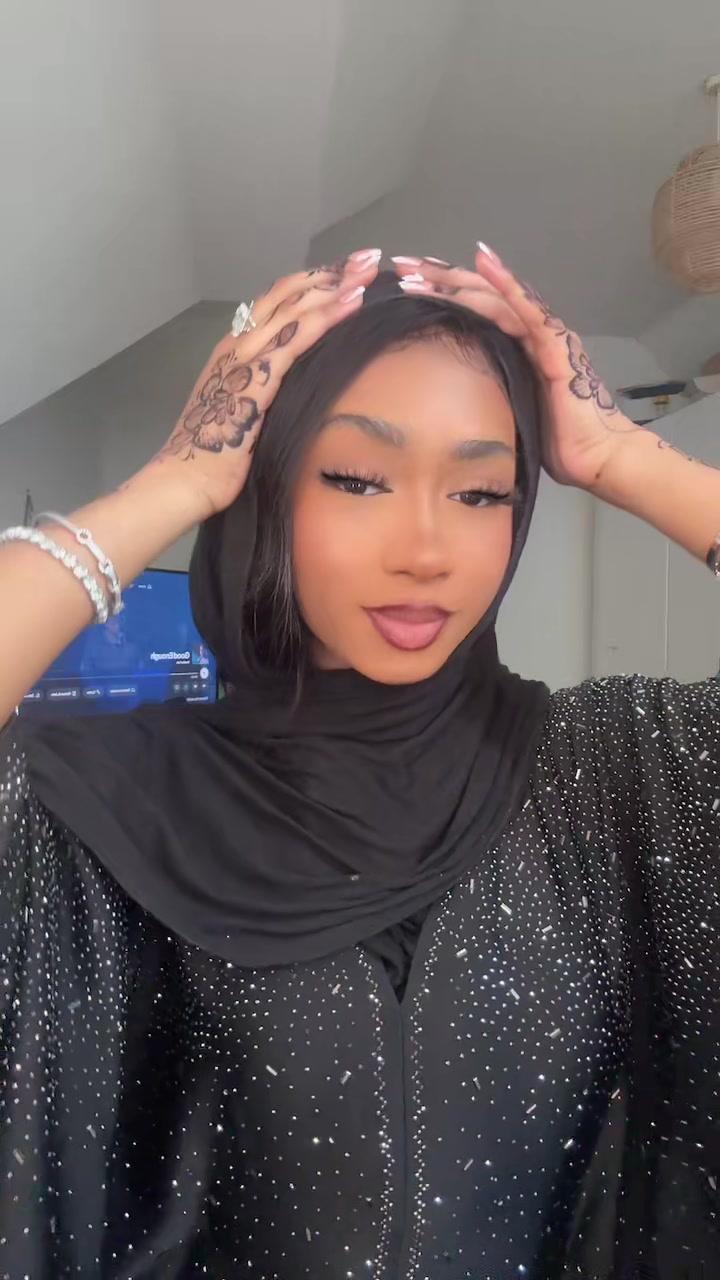 @𝒯𝓇𝒾𝓃♡︎