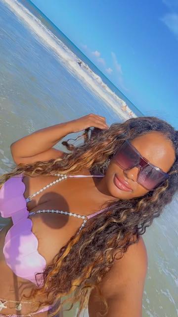 @Ashleythebombshell