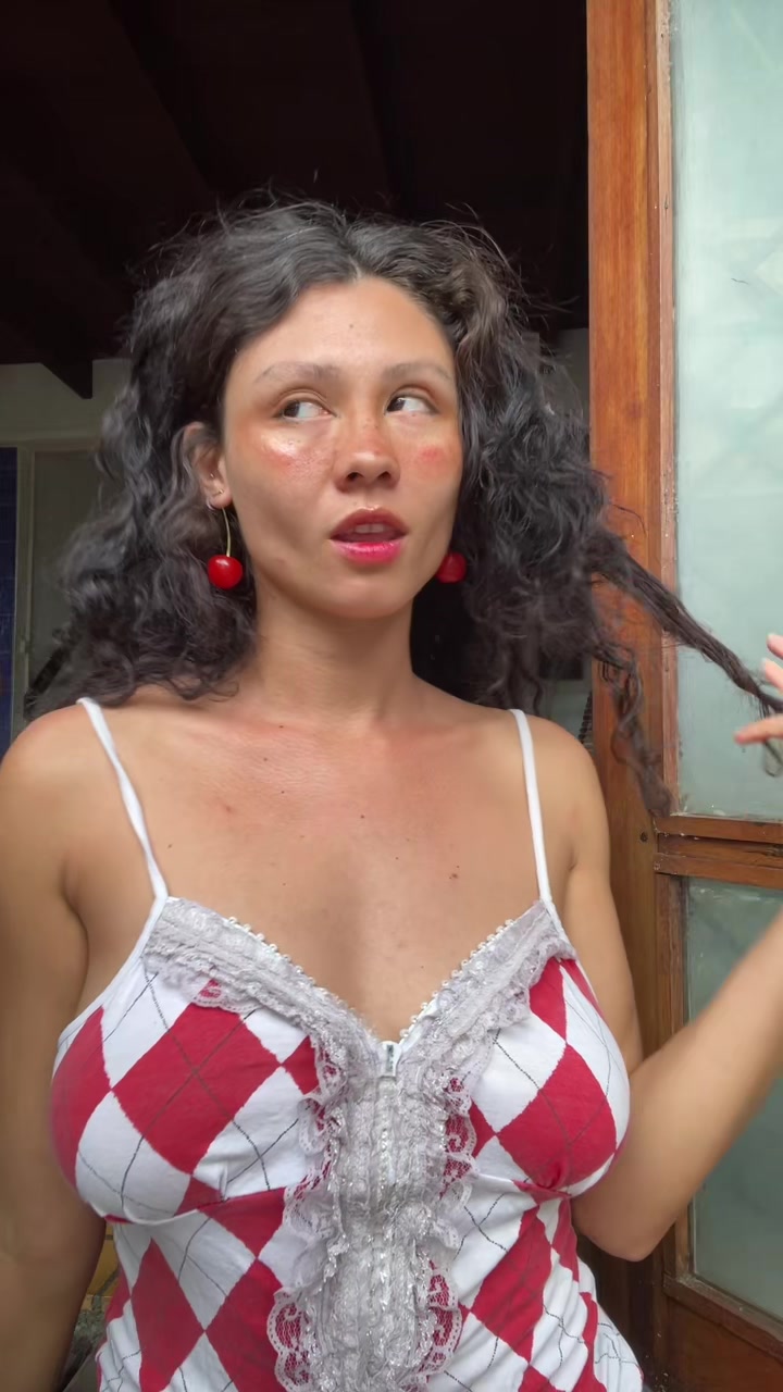 @versinimarie
