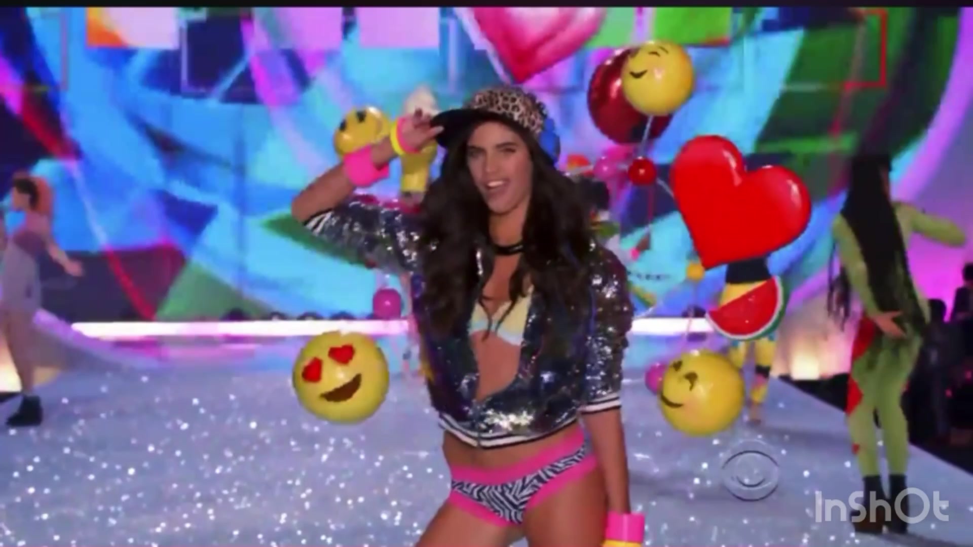 @Victoria&rsquo;s Secret95