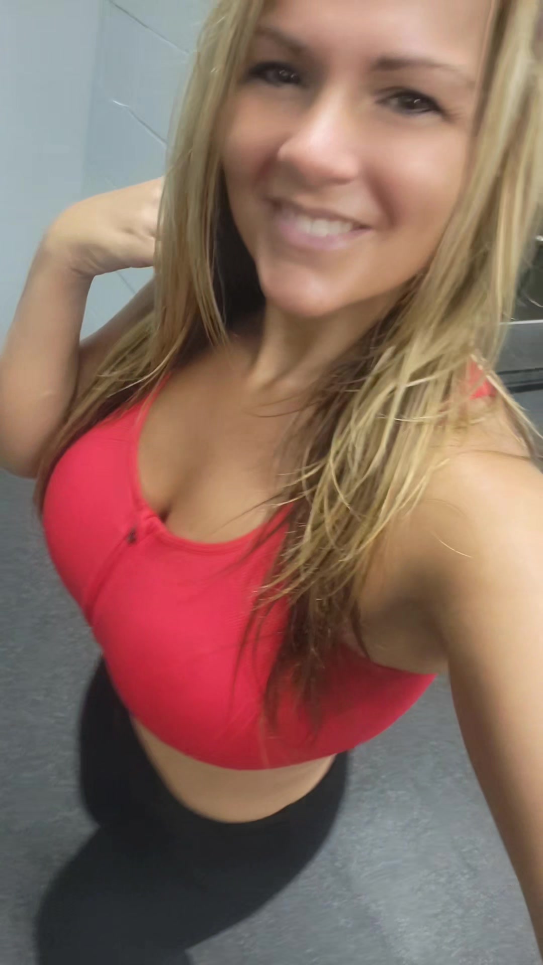 @ZoHana