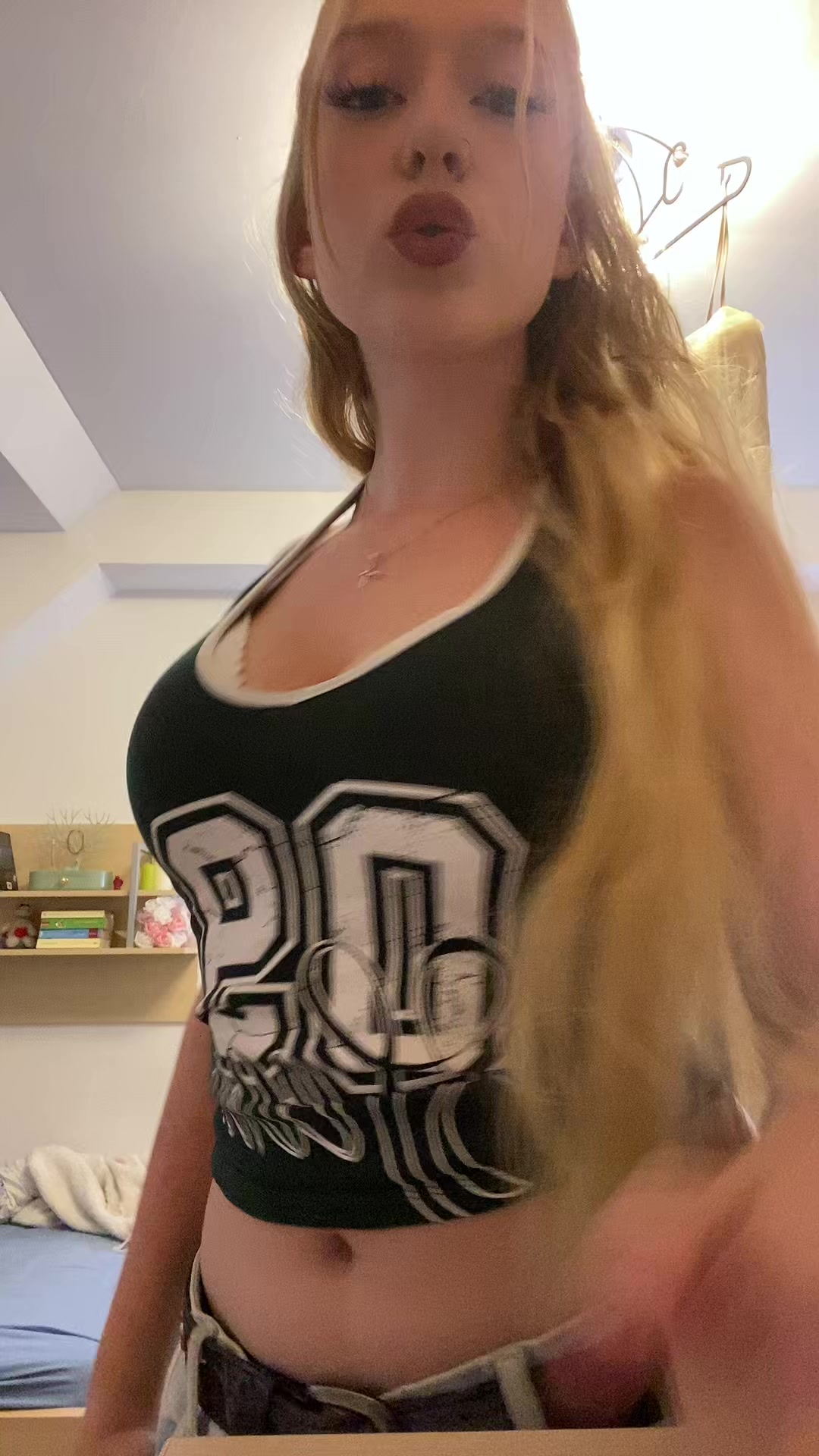@𝐊𝐚𝐭𝐡𝐢🦋