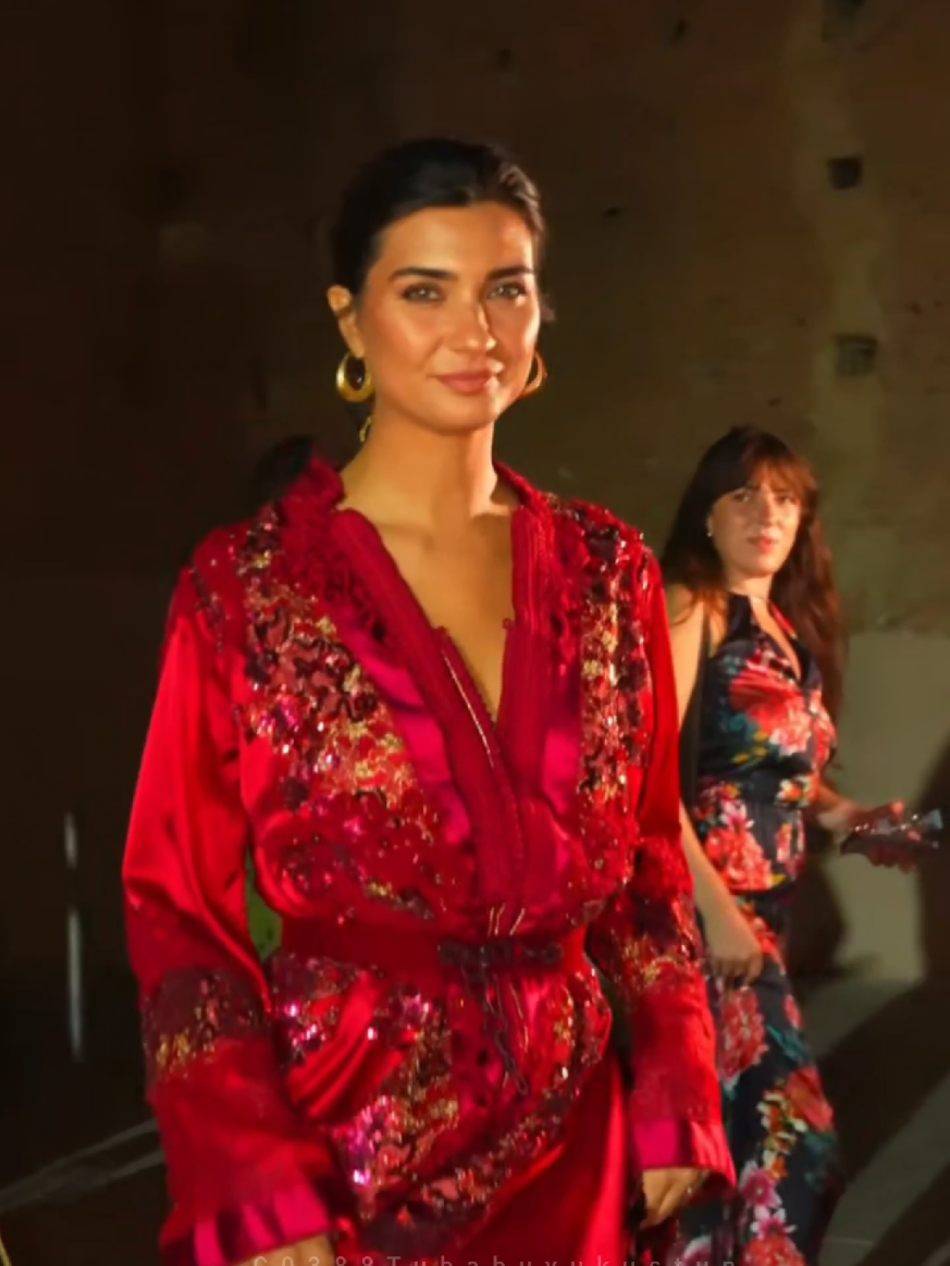 @Tuba Büyüküstün