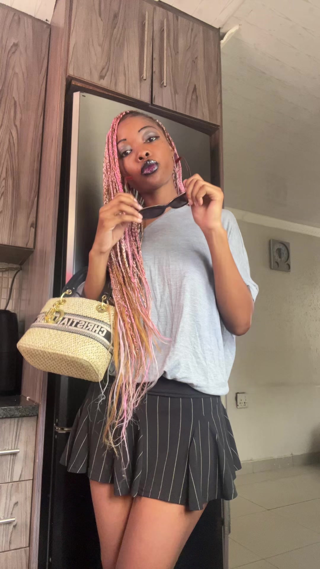 @Tshiamo