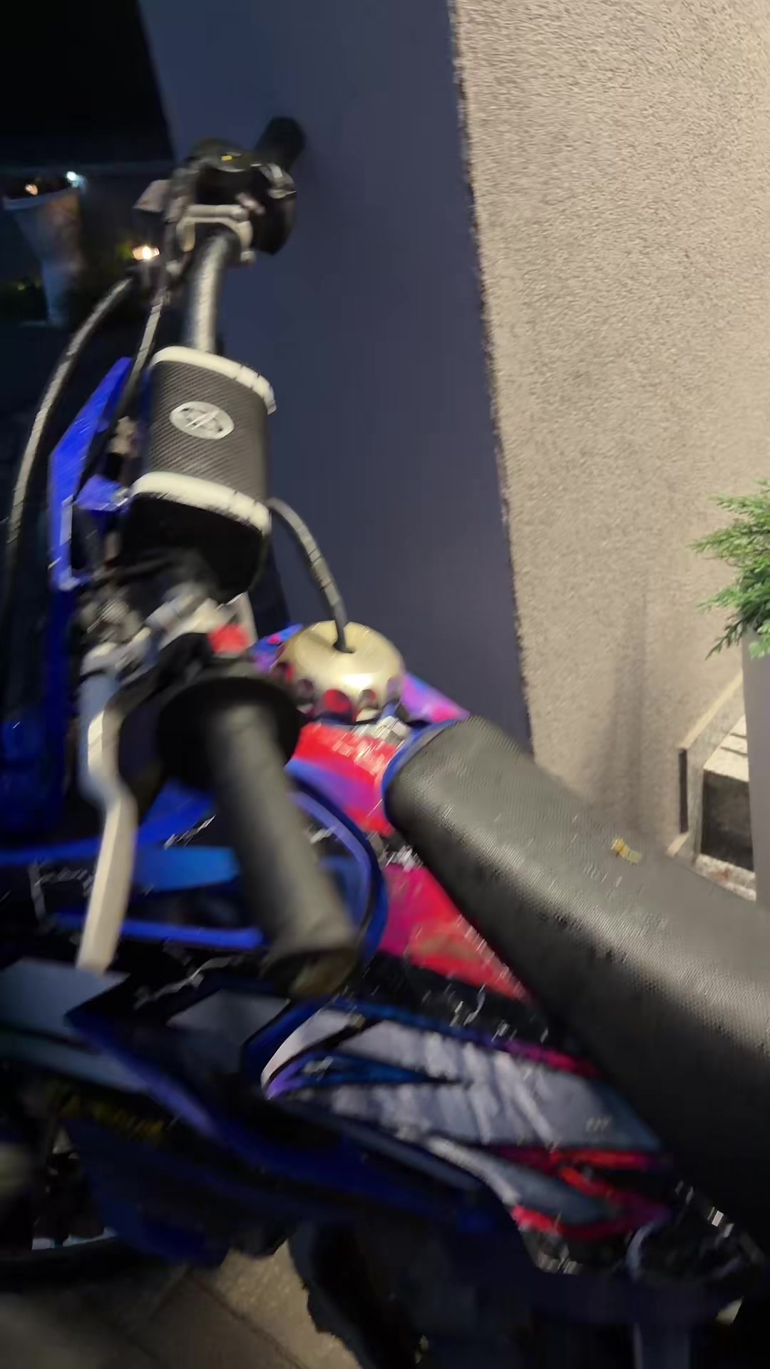 @D