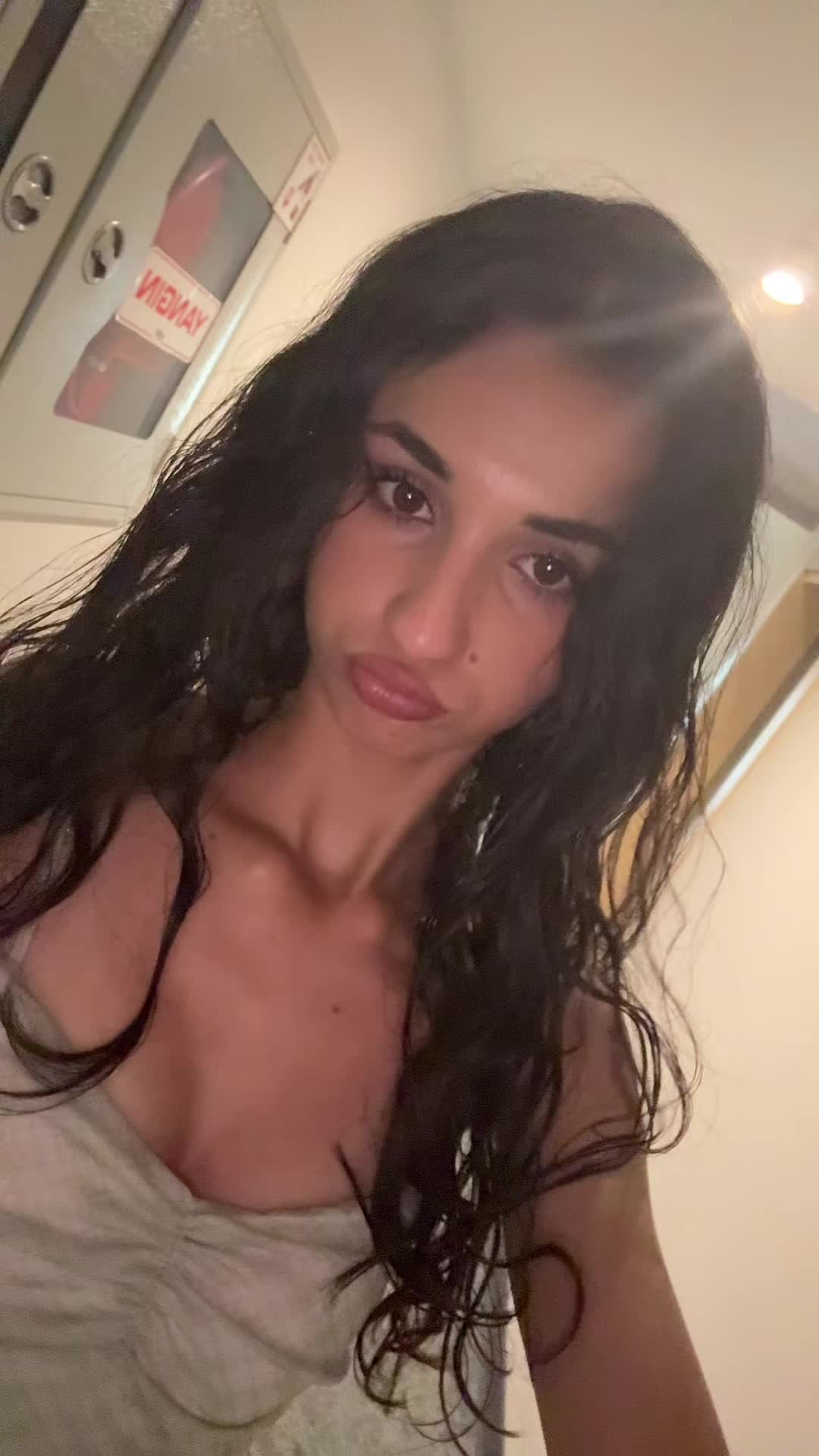 @⃟