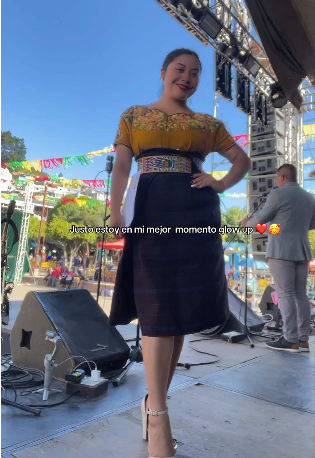@Elena Va&iacute;l Oficial