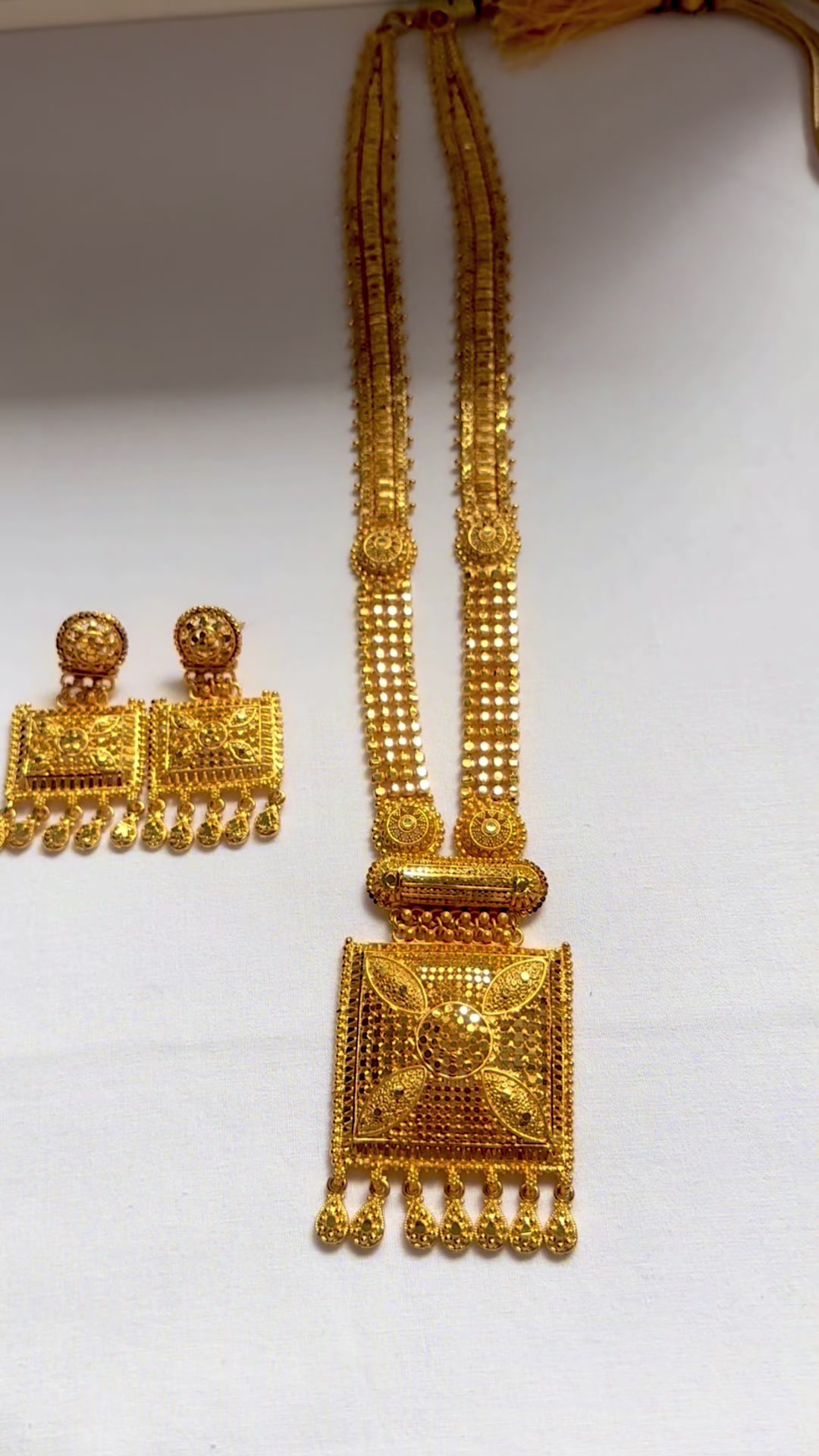 @Lavish Jewels