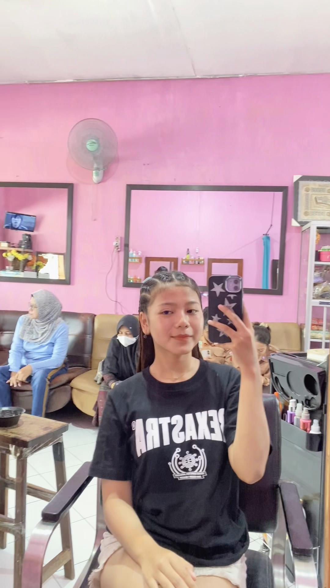 @Yaralailaa