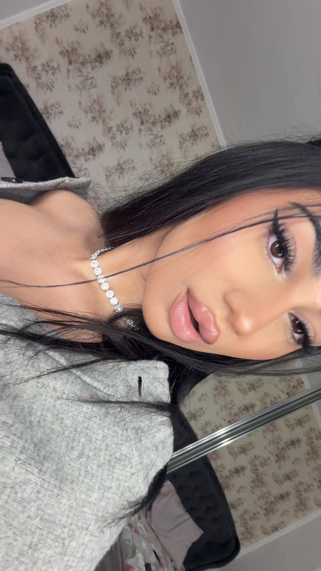 @Anais