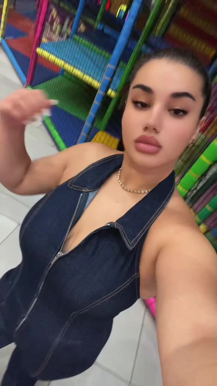 @Ana_criss8