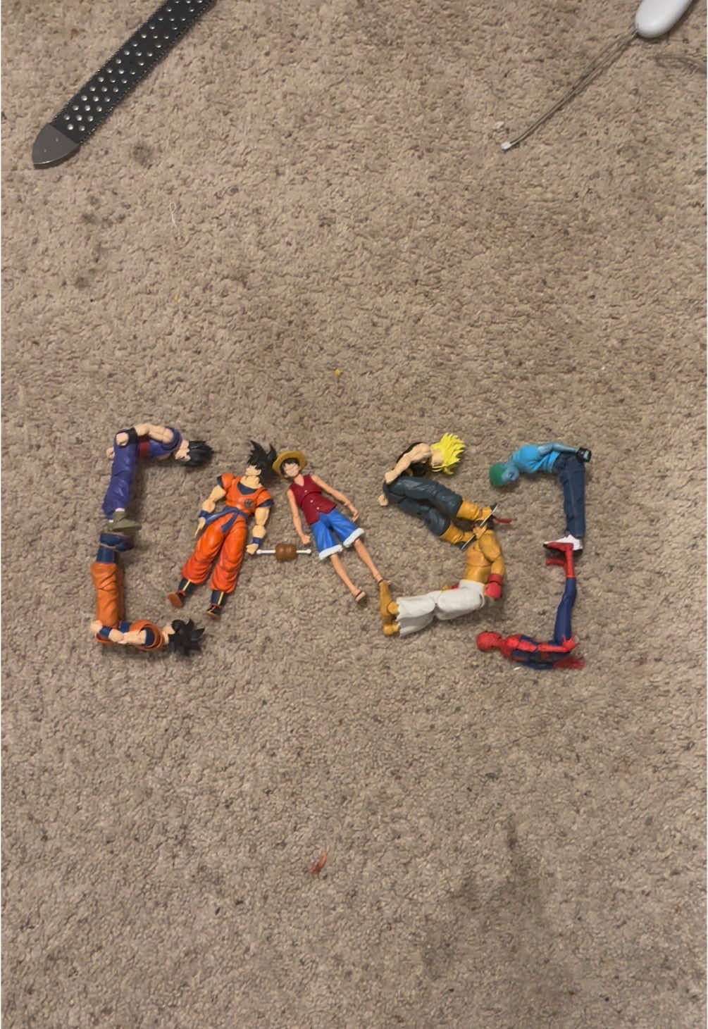 @lowqualitykneecaps 𒉭