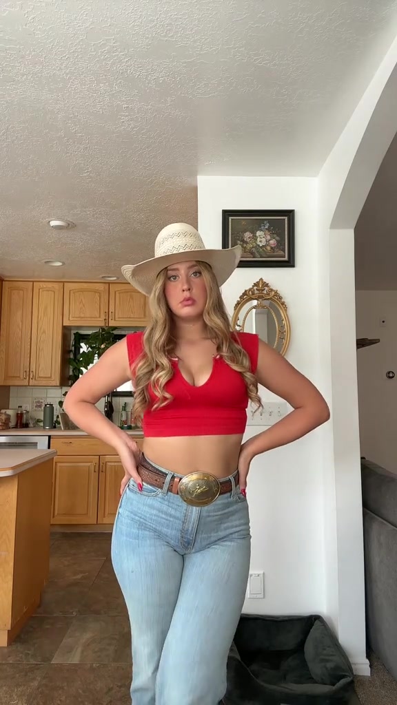 @itsthespacecowgirl