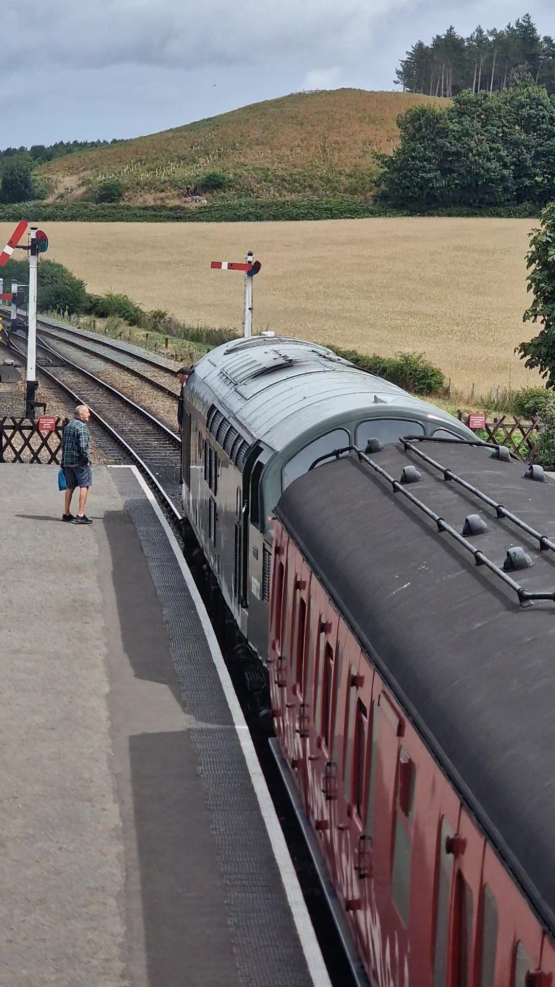 @LynnRailUK