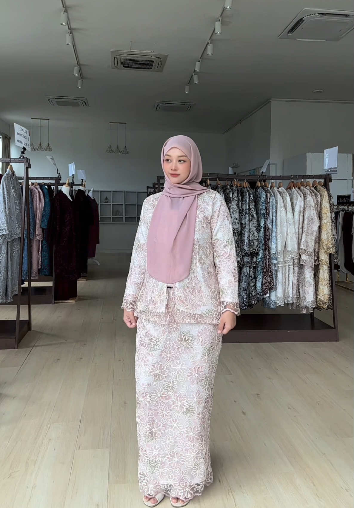@ceochomelbynabila